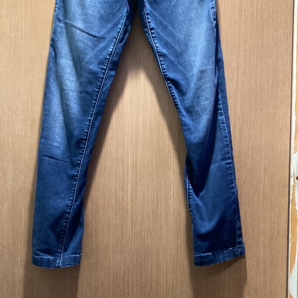 Woman’s Calvin Klein Jeans Size 2x32 Straight - Picture 2 of 7